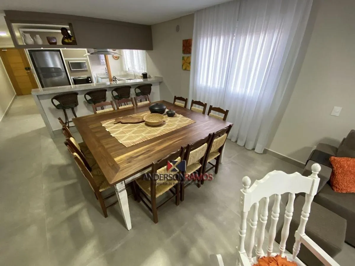 1083 - Apartamento Com Vista Para O Mar Em Bombinhas 0*,  Brésil