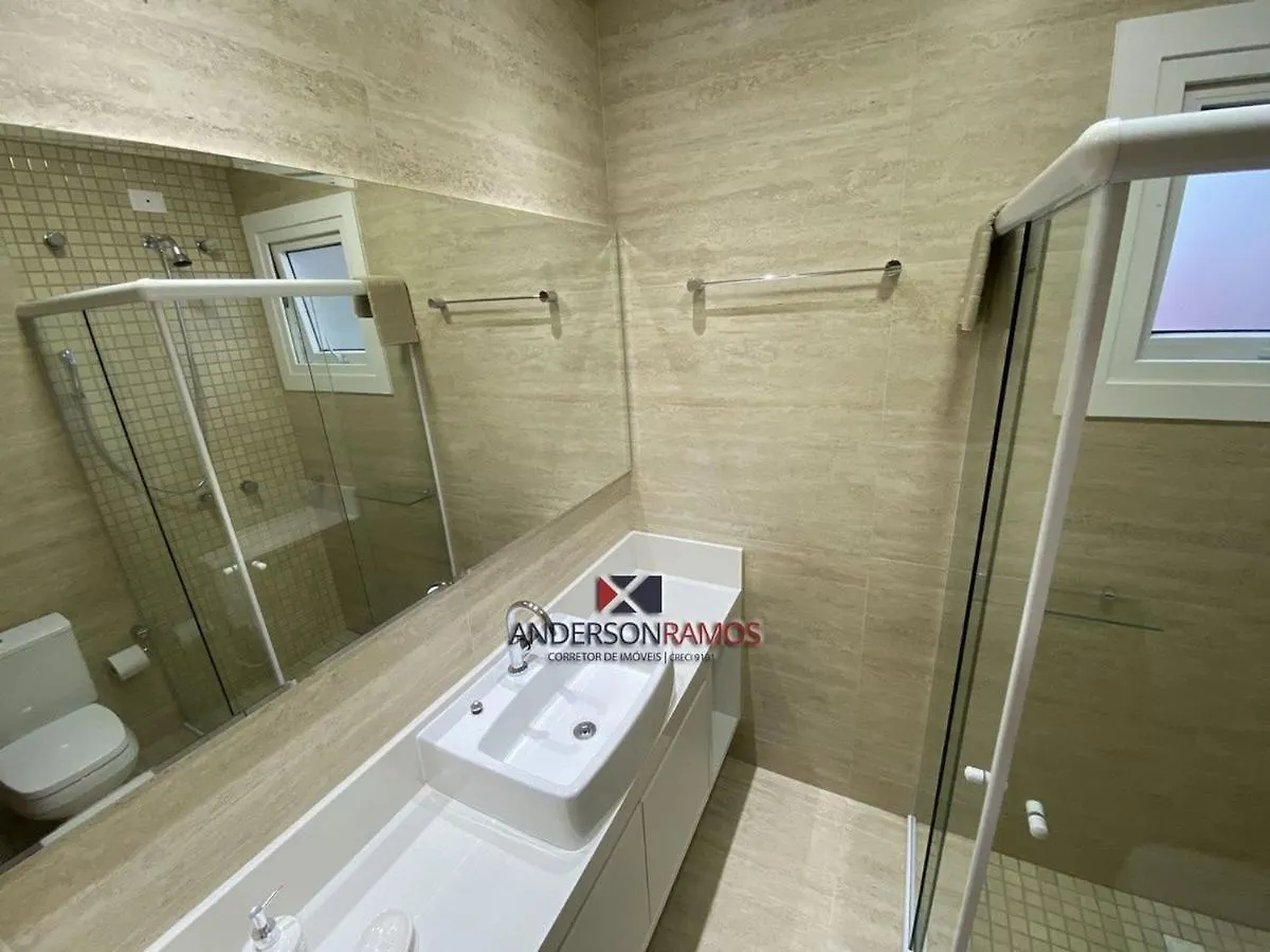1083 - Apartamento Com Vista Para O Mar Em Bombinhas Brésil